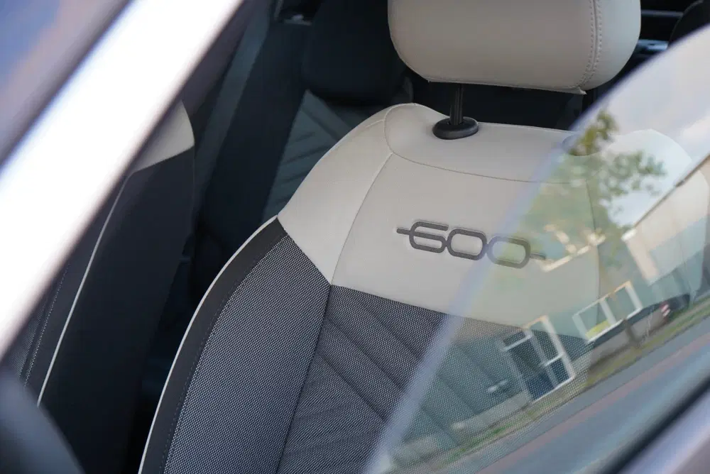 Fiat 600 1.2 Hybrid Urban Apple CarPlay Surround Vi uit 2024, foto 8