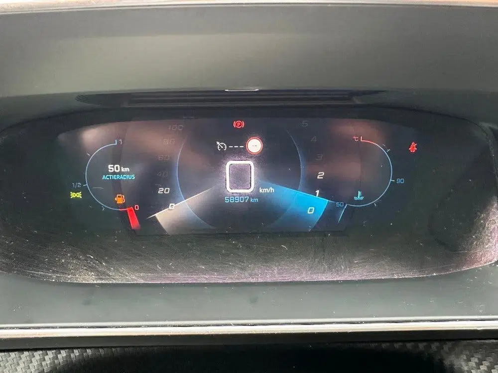 Peugeot 2008 1.2 PT ALLURE PACK uit 2021, foto 11