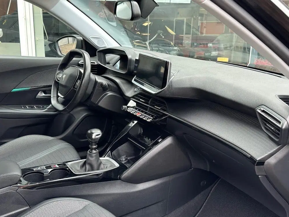 Peugeot 2008 1.2 PT ALLURE PACK uit 2021, foto 15