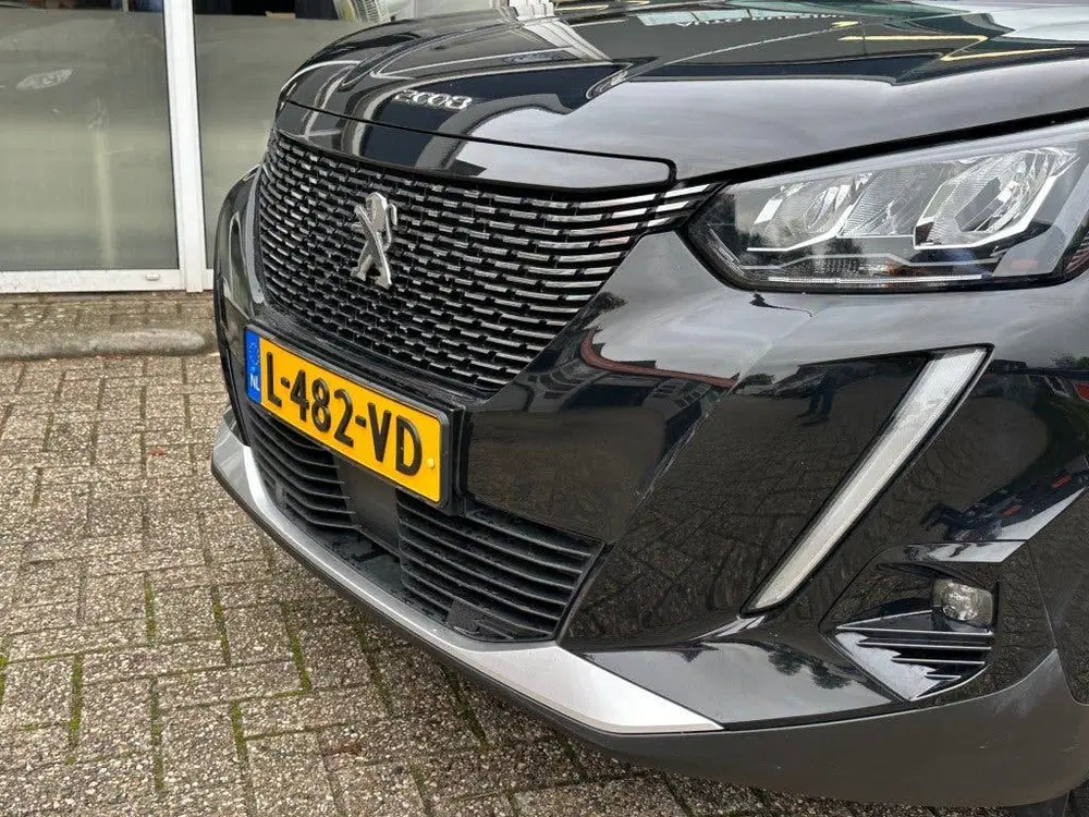 Peugeot 2008 1.2 PT ALLURE PACK uit 2021, foto 3