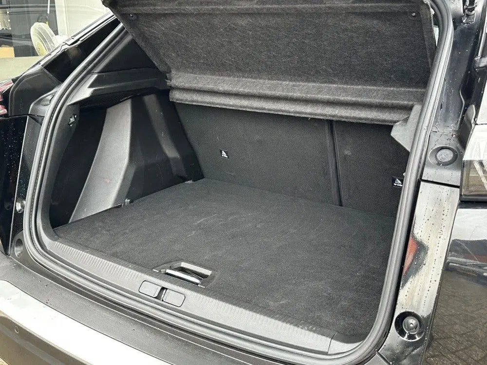 Peugeot 2008 1.2 PT ALLURE PACK uit 2021, foto 8