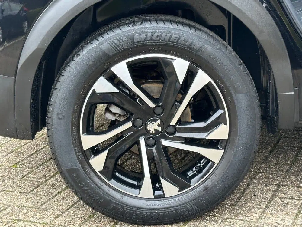 Peugeot 2008 1.2 PT ALLURE PACK uit 2021, foto 9