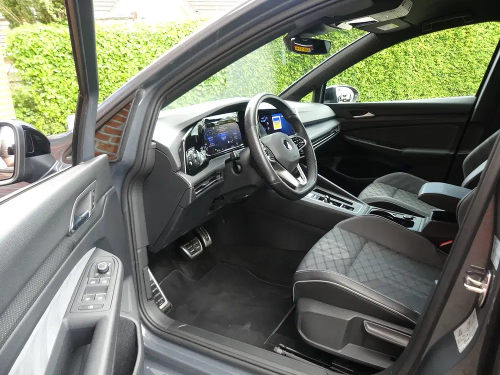Volkswagen Golf 2.0 TSI R-Line uit 2022, foto 5
