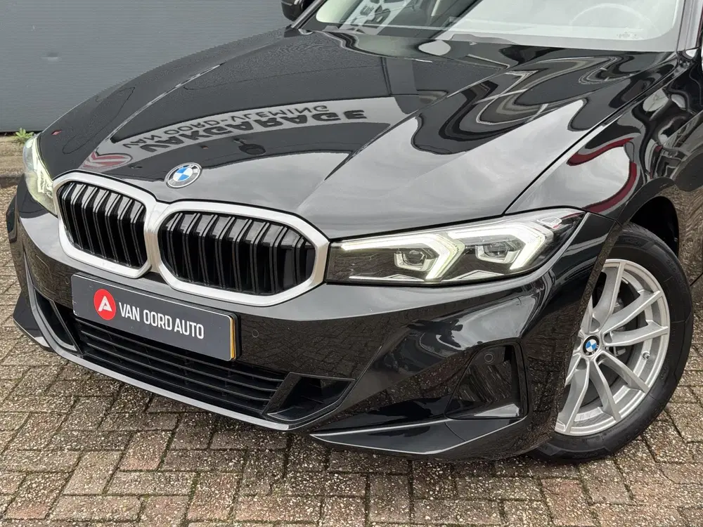BMW 3-serie 318i uit 2022, foto 12