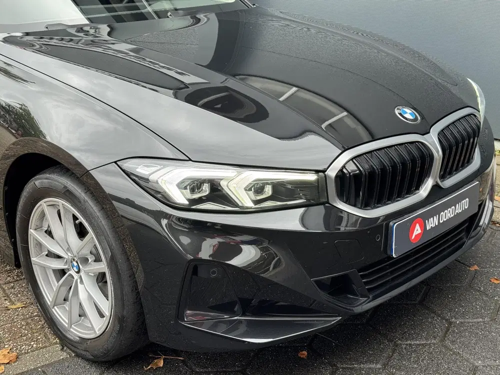 BMW 3-serie 318i uit 2022, foto 13