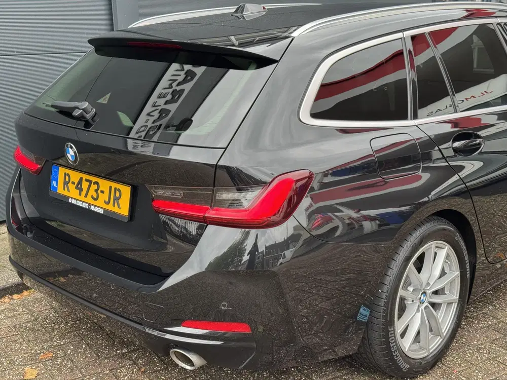 BMW 3-serie 318i uit 2022, foto 14