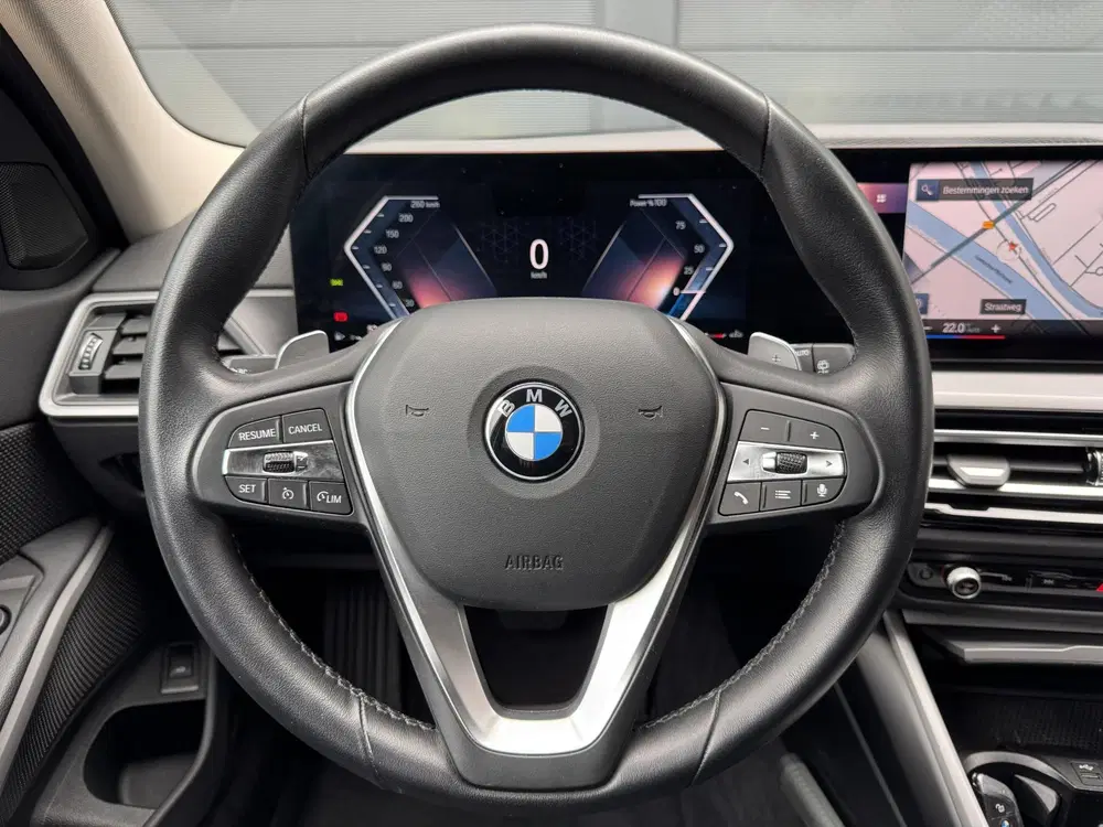 BMW 3-serie 318i uit 2022, foto 15