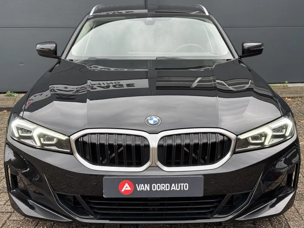 BMW 3-serie 318i uit 2022, foto 9