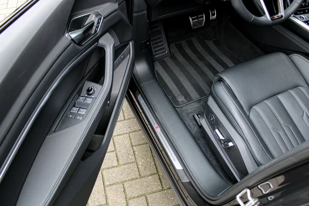 Audi Q8 e-tron 55 quattro S Edition 115 kWh uit 2023, foto 7
