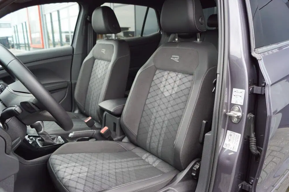 Volkswagen T-Cross 1.5 TSI DSG R-Line 150 pk uit 2024, foto 2