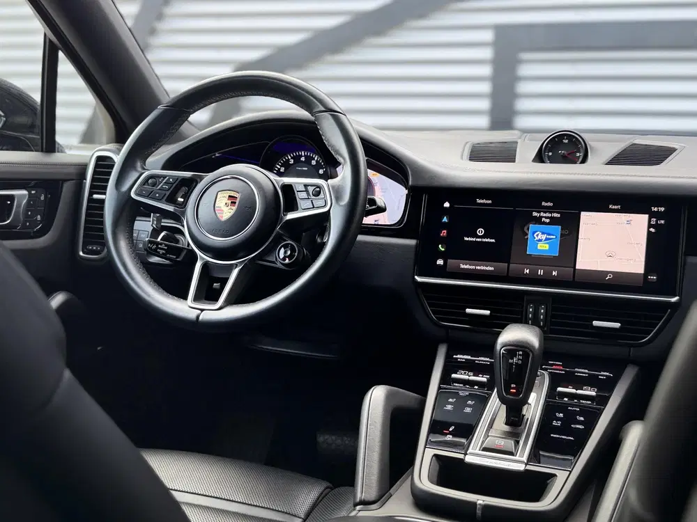 Porsche Cayenne Cayenne Coupé 3.0 E-Hybrid Pano uit 2022, foto 2