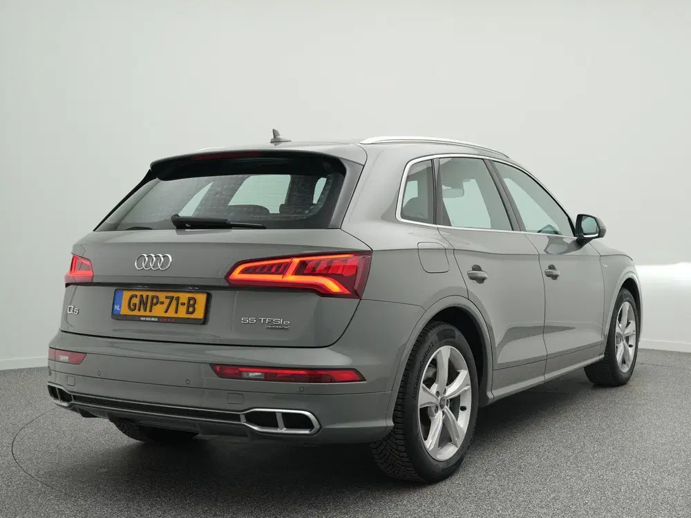 Audi Q5 S-Line 55 TFSI e 367PK quattro Competition uit 2021, foto 2