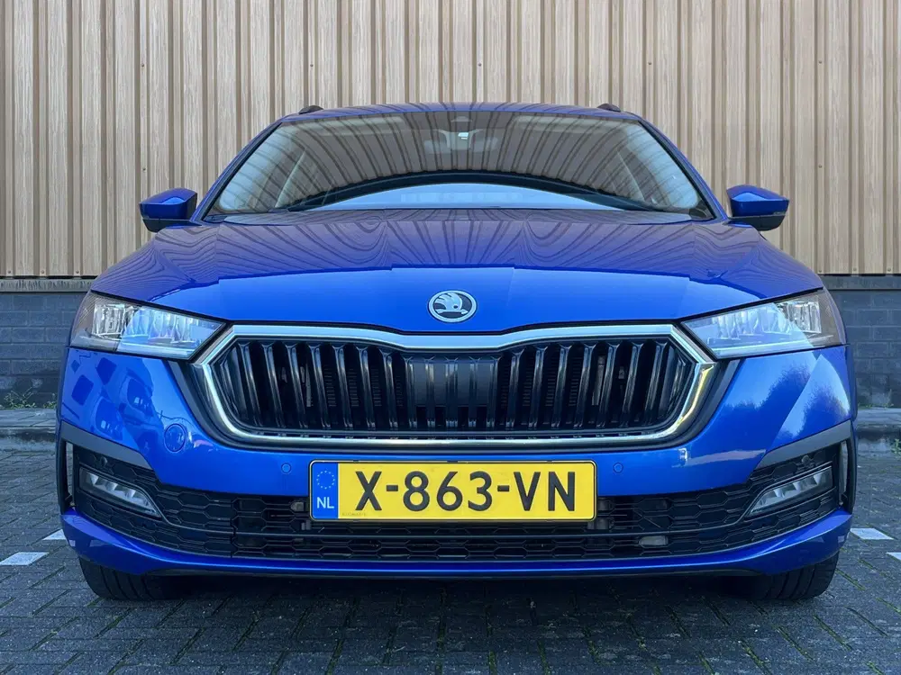 Skoda Octavia 1.5 e-TSI Business Edition uit 2024, foto 2
