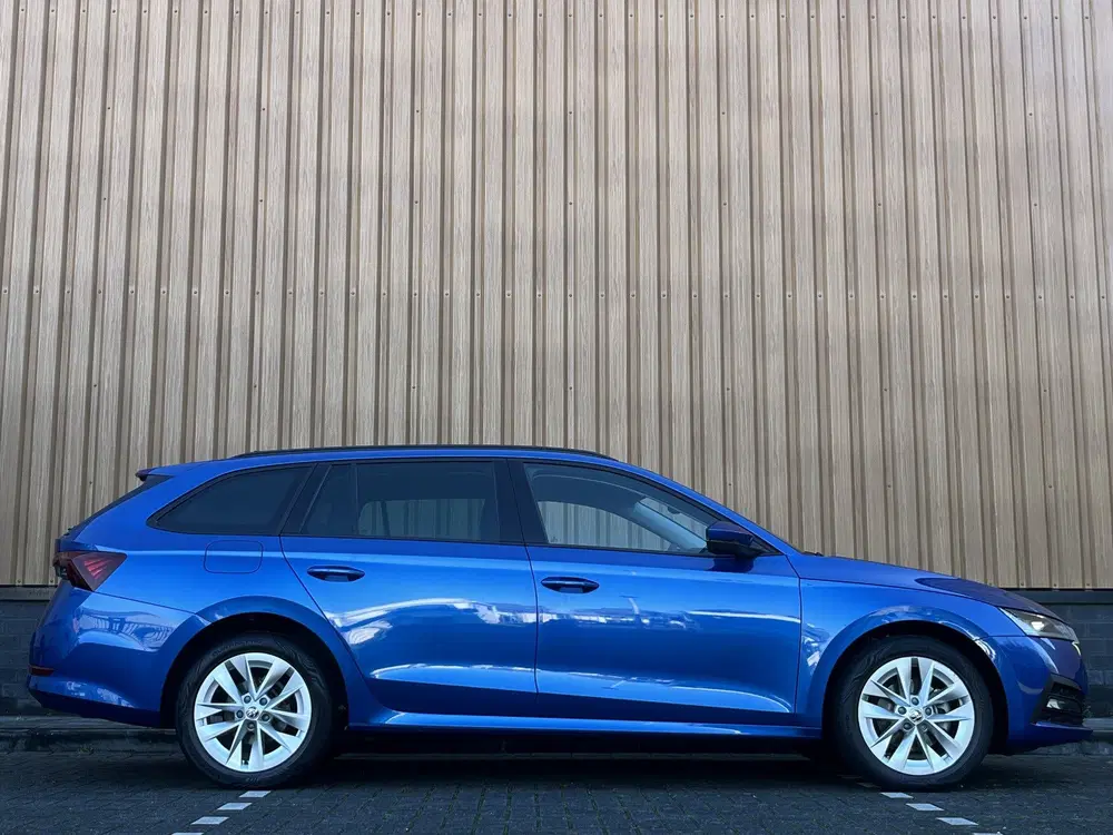 Skoda Octavia 1.5 e-TSI Business Edition uit 2024, foto 4