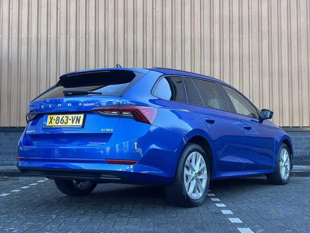 Skoda Octavia 1.5 e-TSI Business Edition uit 2024, foto 5