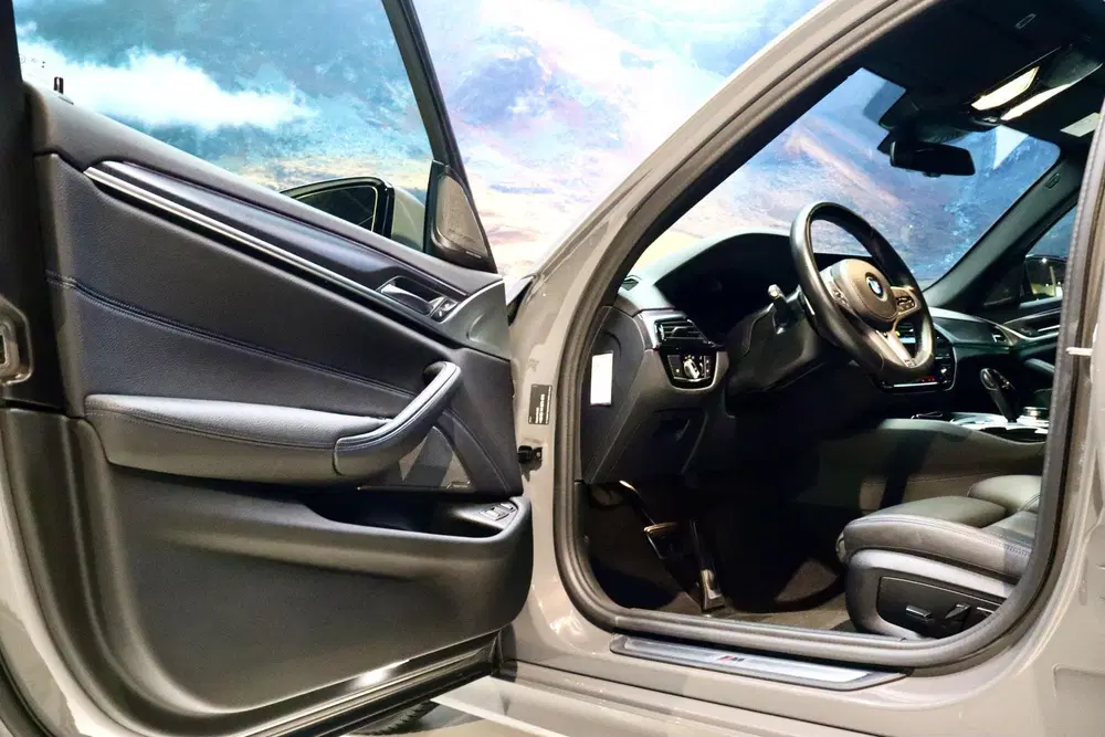BMW 5-serie 530e High Ex M Sport uit 2022, foto 7