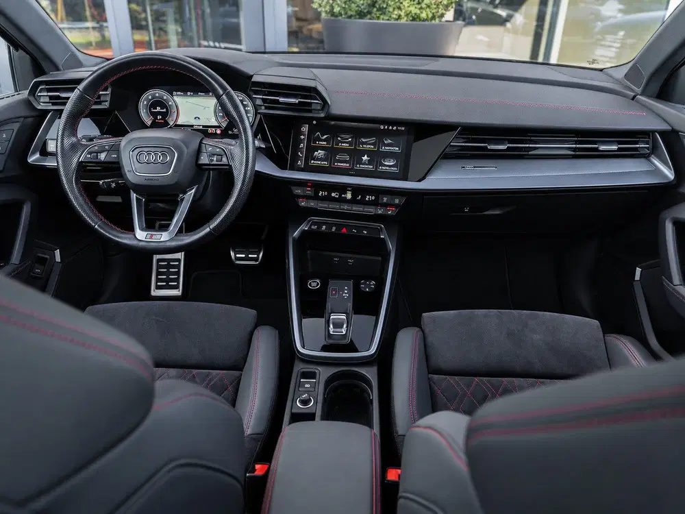 Audi A3 35 TFSI S-Line uit 2020, foto 10