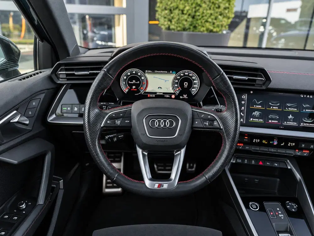 Audi A3 35 TFSI S-Line uit 2020, foto 11
