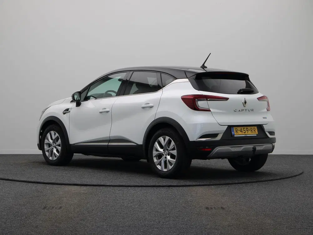 Renault Captur E-Tech Hybrid 145pk Intens uit 2022, foto 2