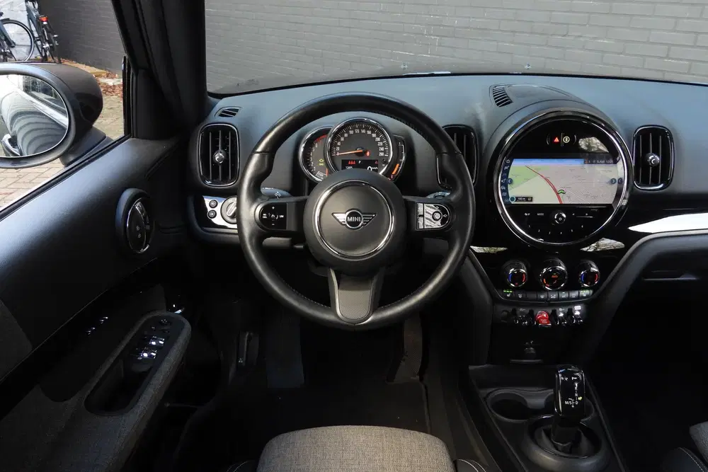 Mini Countryman Cooper Classic Automaat uit 2022, foto 2