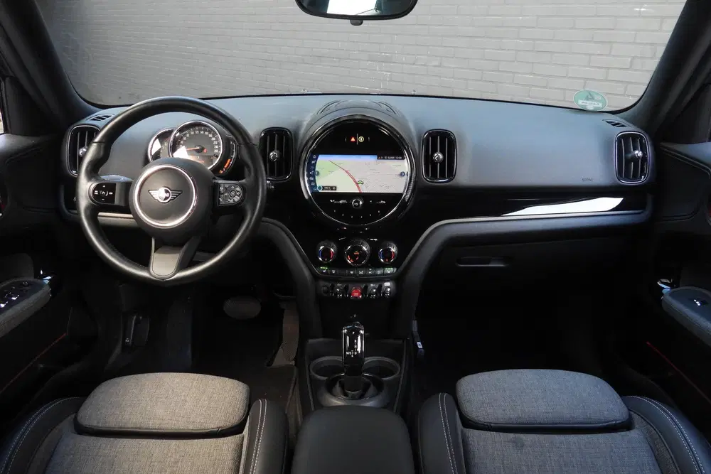 Mini Countryman Cooper Classic Automaat uit 2022, foto 3