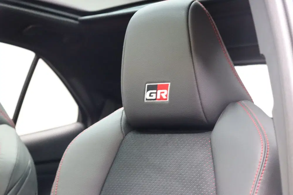 Toyota Yaris Cross 1.5 Hybrid GR Sport uit 2023, foto 11