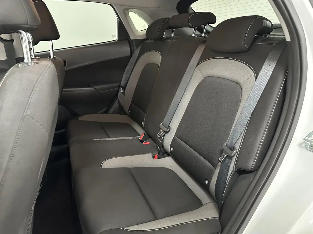 Hyundai KONA 1.6 GDI HEV Fashion TREKHAAK uit 2020, foto 8