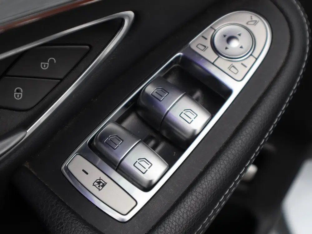 Mercedes-Benz EQC 400 4MATIC Business Solution AMG 80 kWh l uit 2021, foto 15