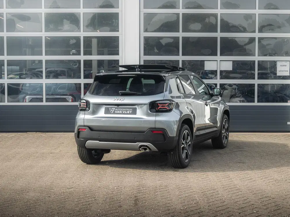 Jeep Avenger 1.2 e-Hybrid Summit uit 2025, foto 5