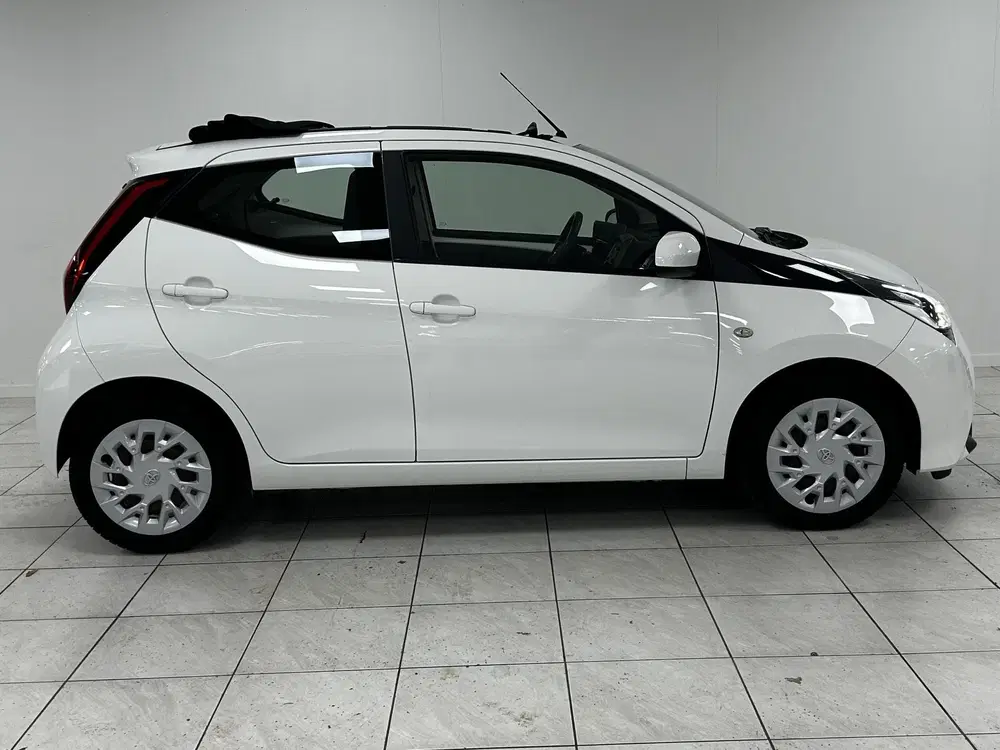 Toyota Aygo 1.0 VVT-i x-play ELEKTRISCH VOUWDAK uit 2019, foto 14