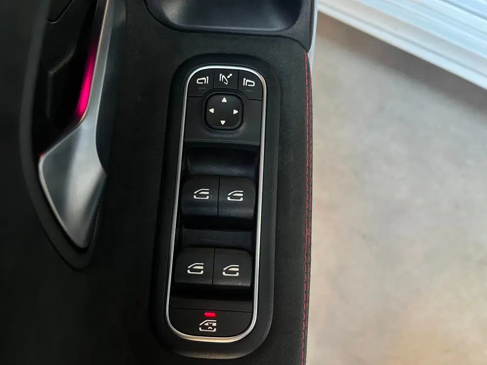 Mercedes-Benz A-Klasse 200 Business Solution AMG Pano uit 2019, foto 12