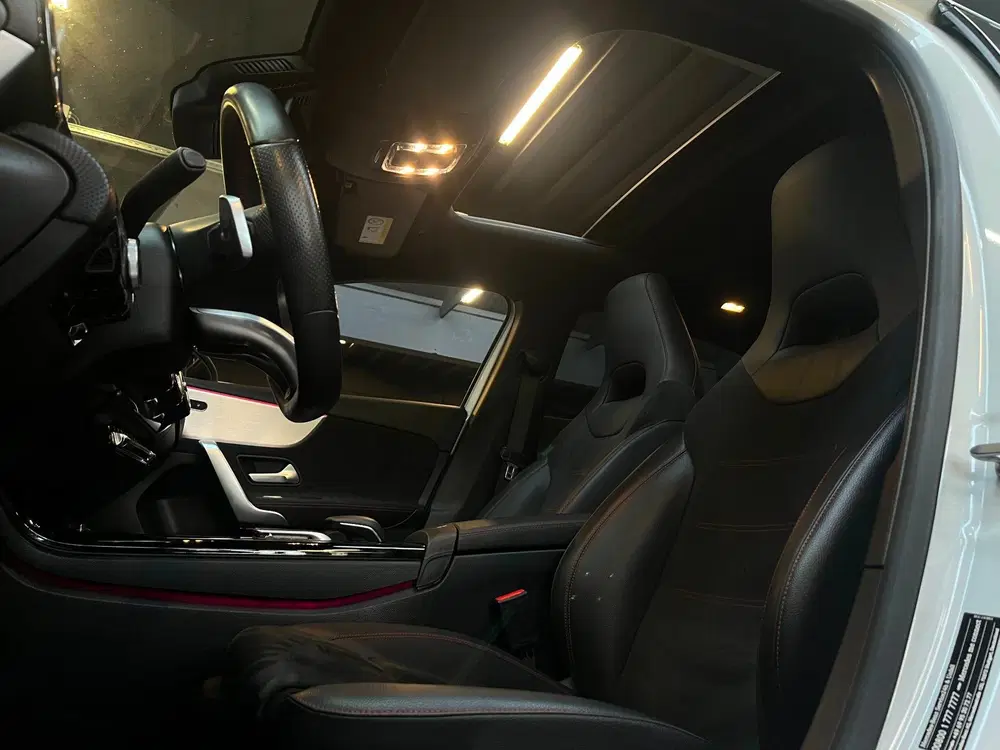 Mercedes-Benz A-Klasse 200 Business Solution AMG Pano uit 2019, foto 14