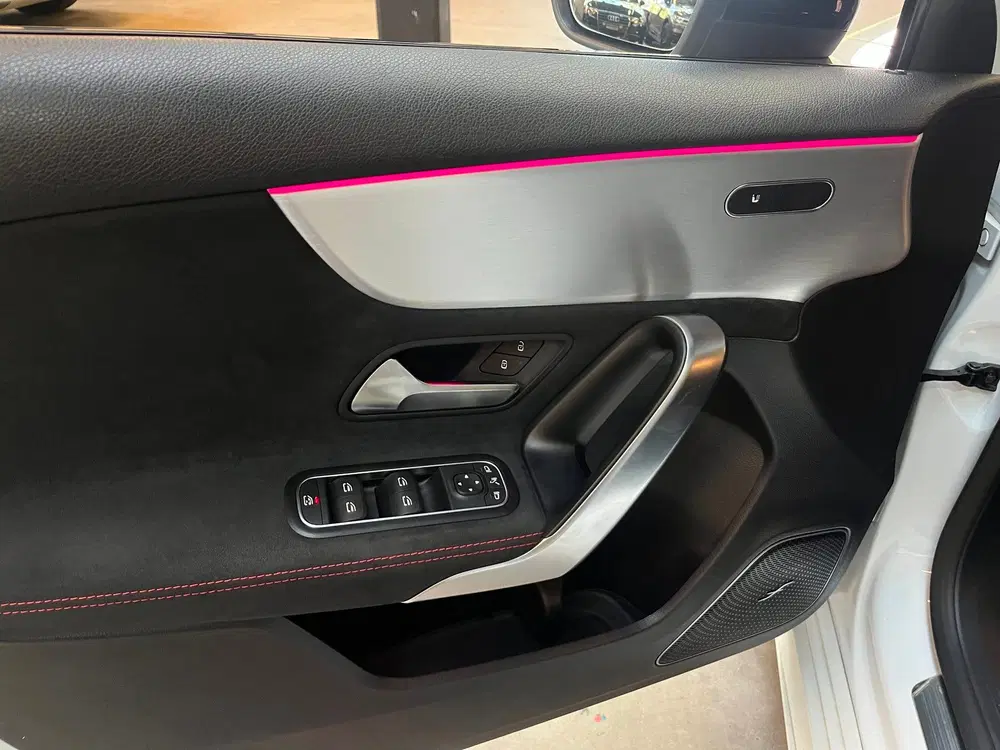 Mercedes-Benz A-Klasse 200 Business Solution AMG Pano uit 2019, foto 9