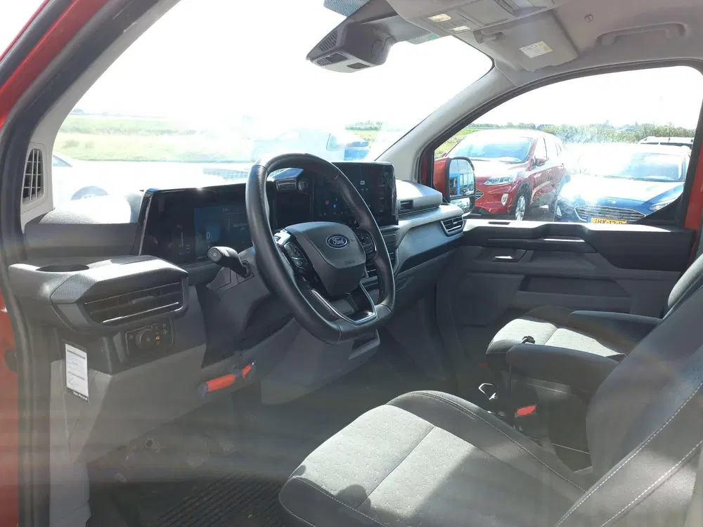 Ford Transit Custom 320 2.5 PHEV L2H1 Limited uit 2024, foto 8