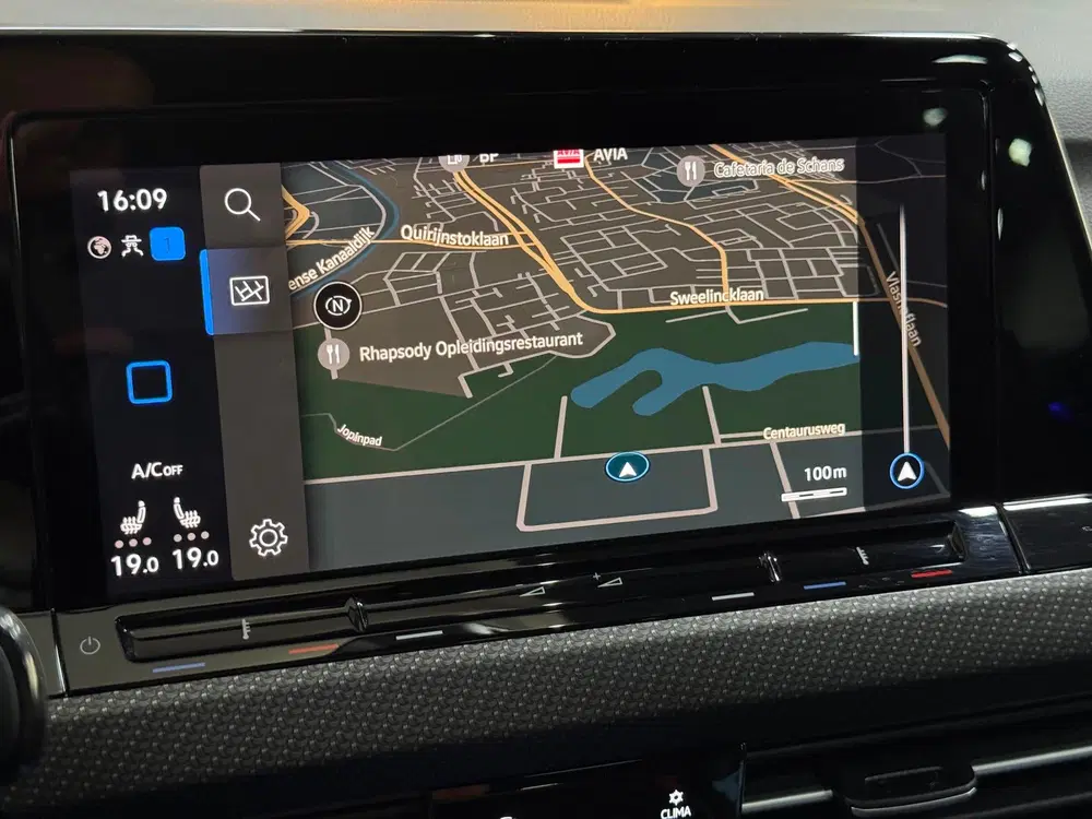 Volkswagen Golf 1.5 eTSI R-Line Pano Keyless IQ Camera uit 2020, foto 15