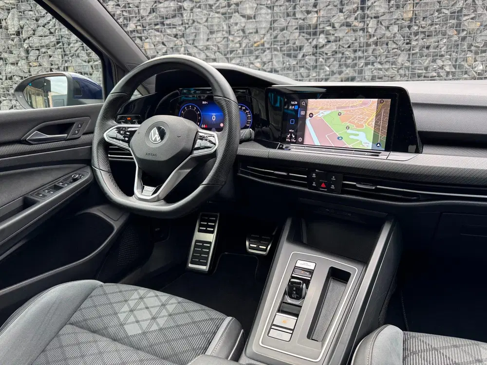 Volkswagen Golf 1.5 eTSI R-Line Pano Keyless IQ Camera uit 2020, foto 8