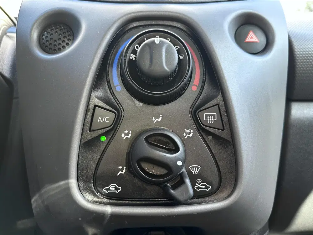 Peugeot 108 1.0 e-VTi 72pk 5D Active uit 2022, foto 13