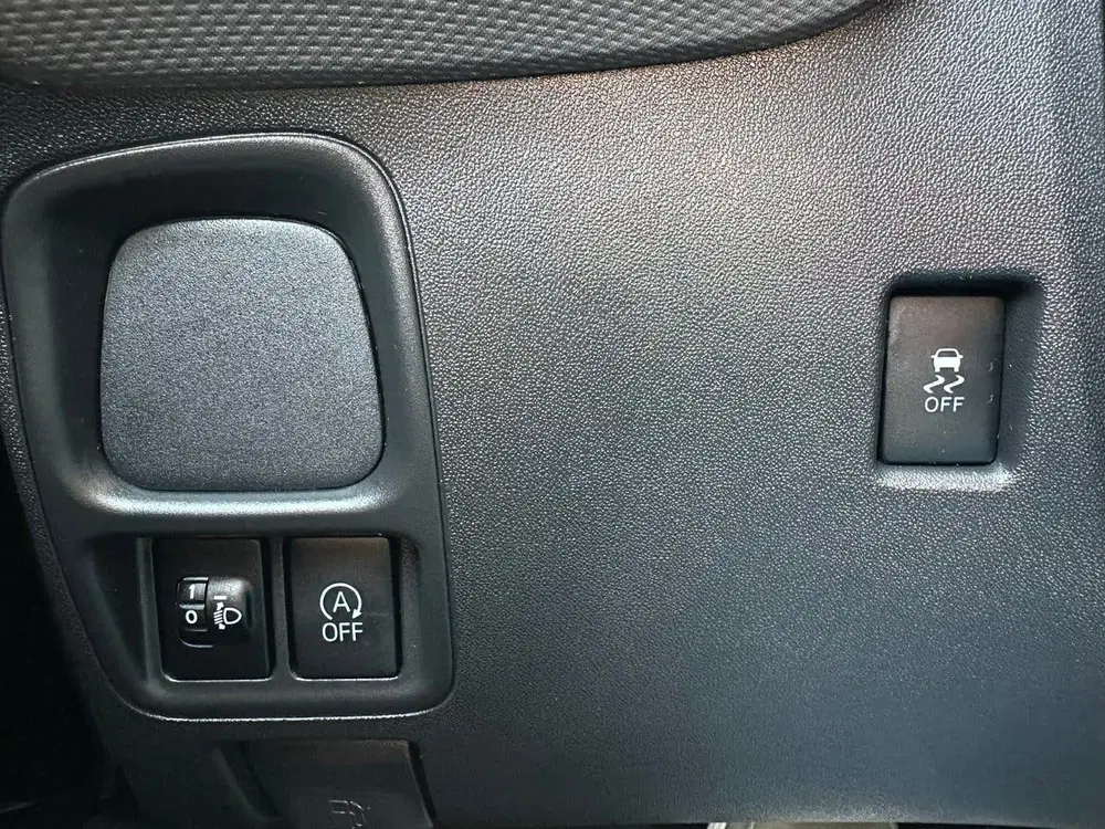 Peugeot 108 1.0 e-VTi 72pk 5D Active uit 2022, foto 15