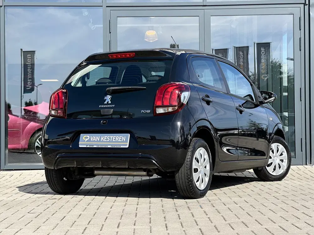 Peugeot 108 1.0 e-VTi 72pk 5D Active uit 2022, foto 2