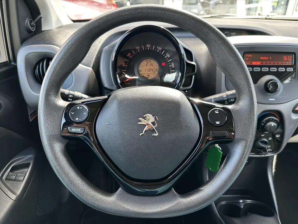 Peugeot 108 1.0 e-VTi 72pk 5D Active uit 2022, foto 7