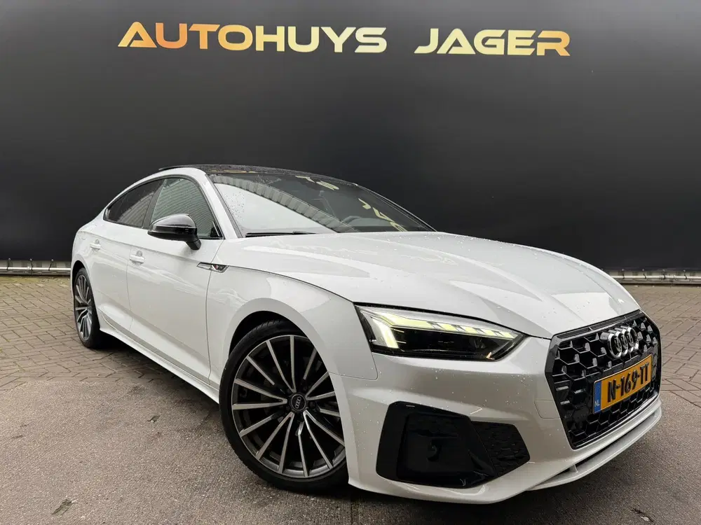 Audi A5 40 TFSI Quattro Sline Competition Pano Car uit 2022, foto 14