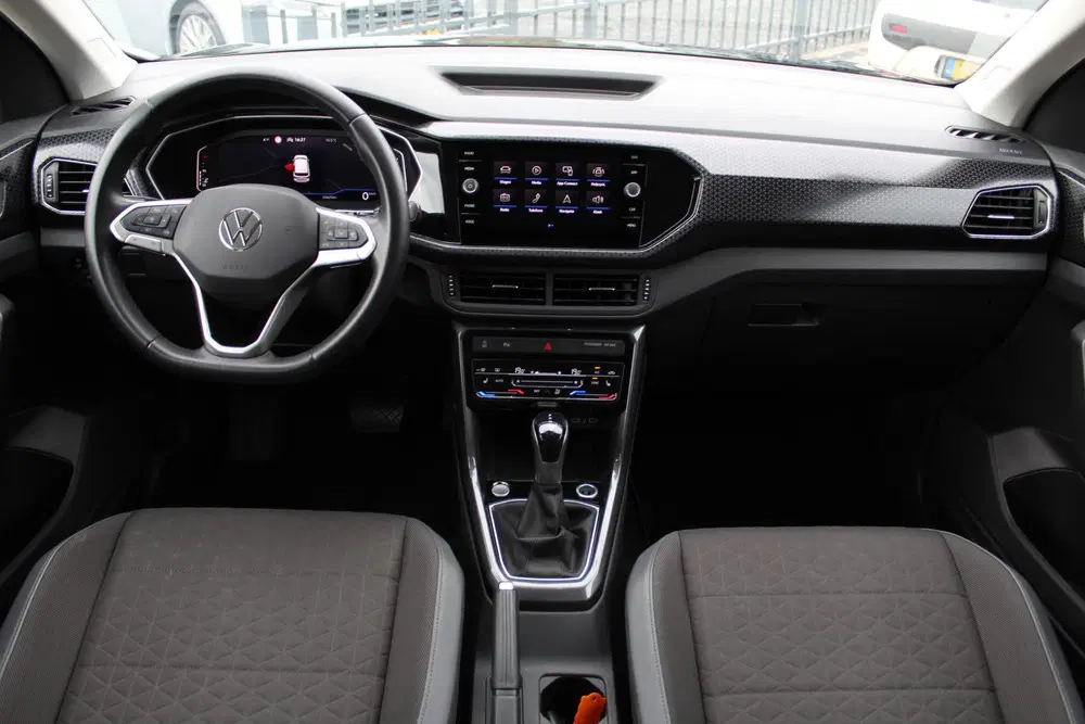 Volkswagen T-Cross 1.0 TSI Carat Style DSG-automaat uit 2022, foto 3