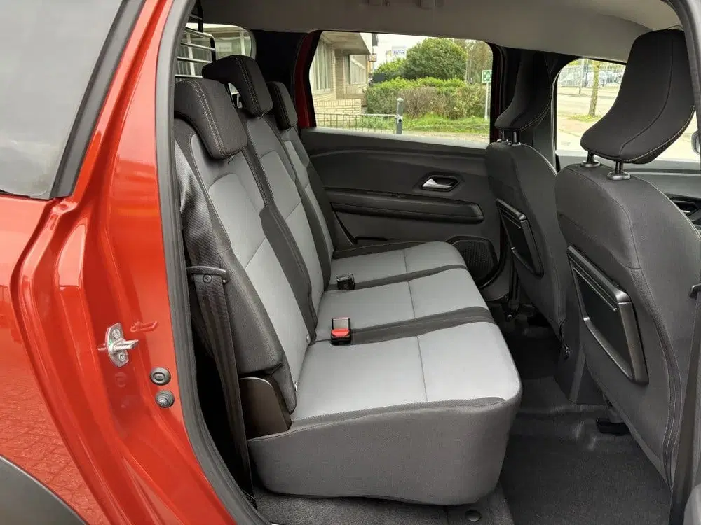 Dacia Jogger 1.6 Hybrid 140 Extreme uit 2024, foto 12
