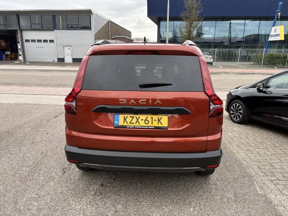 Dacia Jogger 1.6 Hybrid 140 Extreme uit 2024, foto 4