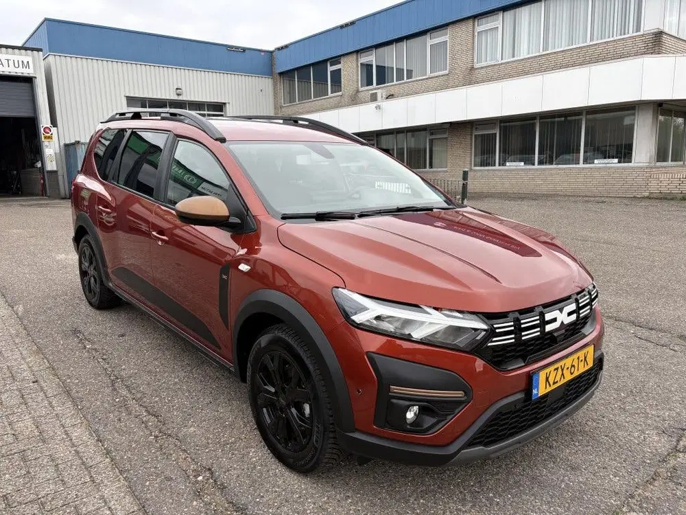 Dacia Jogger 1.6 Hybrid 140 Extreme uit 2024, foto 6