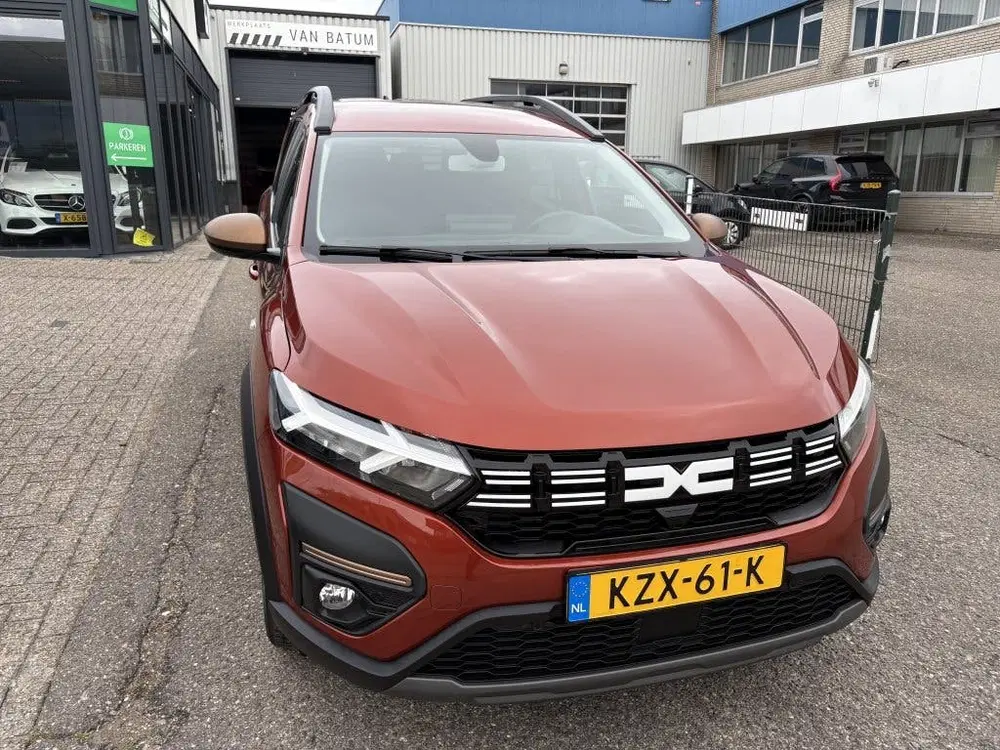 Dacia Jogger 1.6 Hybrid 140 Extreme uit 2024, foto 7