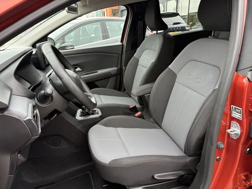 Dacia Jogger 1.6 Hybrid 140 Extreme uit 2024, foto 8