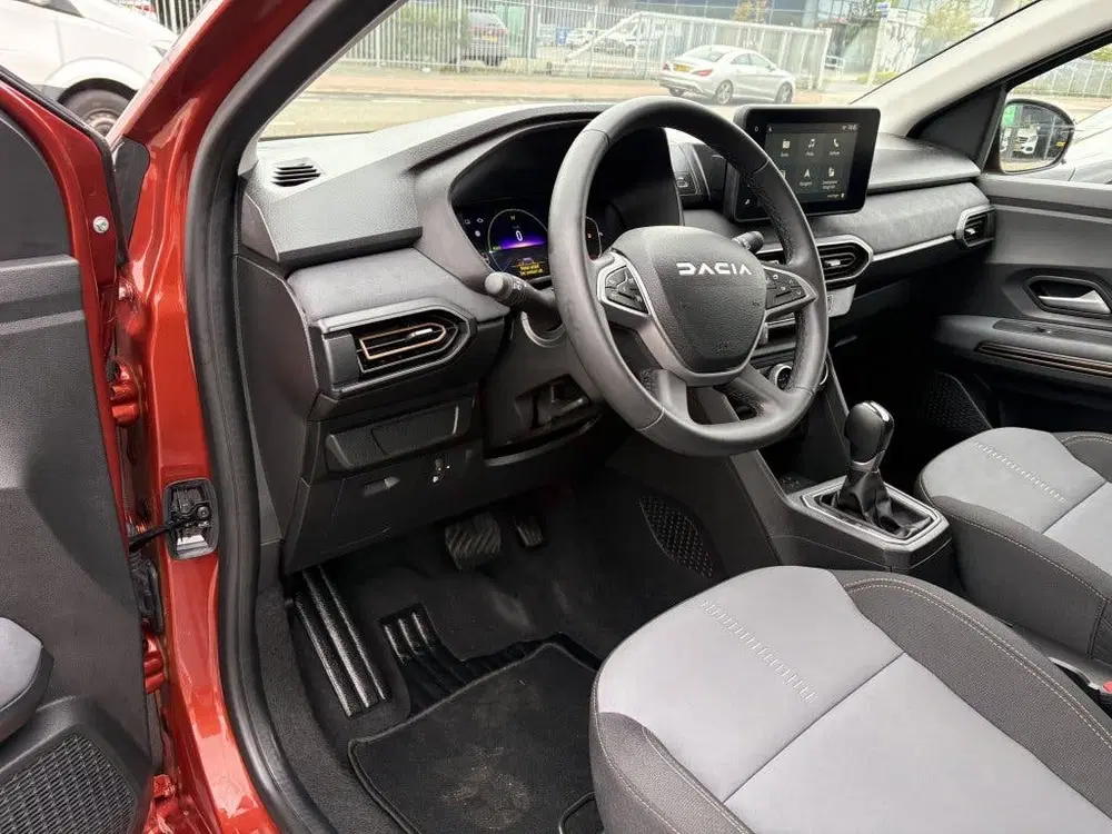 Dacia Jogger 1.6 Hybrid 140 Extreme uit 2024, foto 9