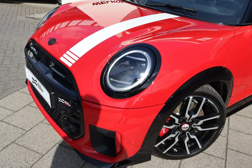 Mini Hatchback JCW uit 2026, foto 2
