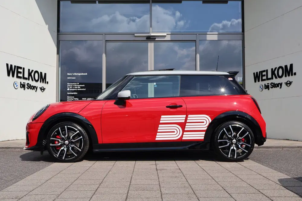 Mini Hatchback JCW uit 2026, foto 4